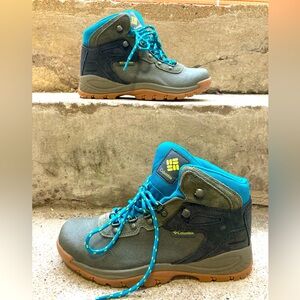 Women's Columbia Hiking Boots